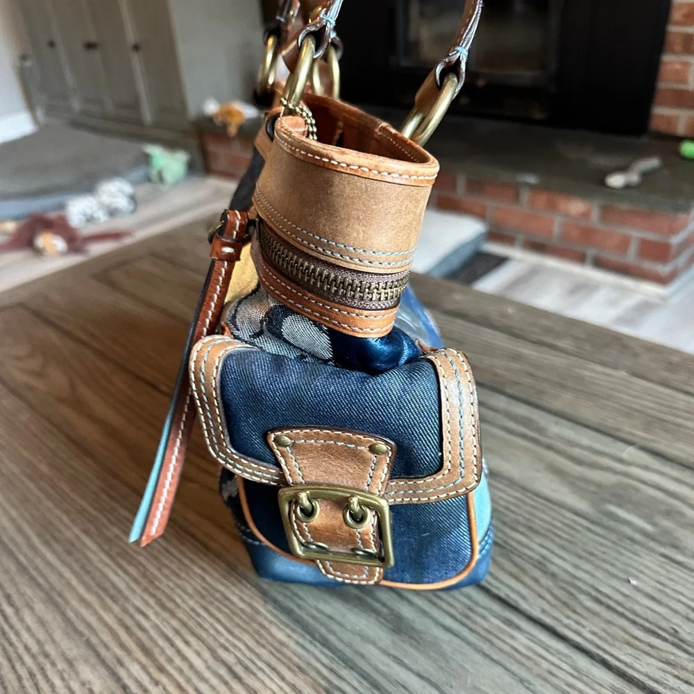 Vintage coach bag patchwork blues with leather straps and buckles - Picture 6 of 12